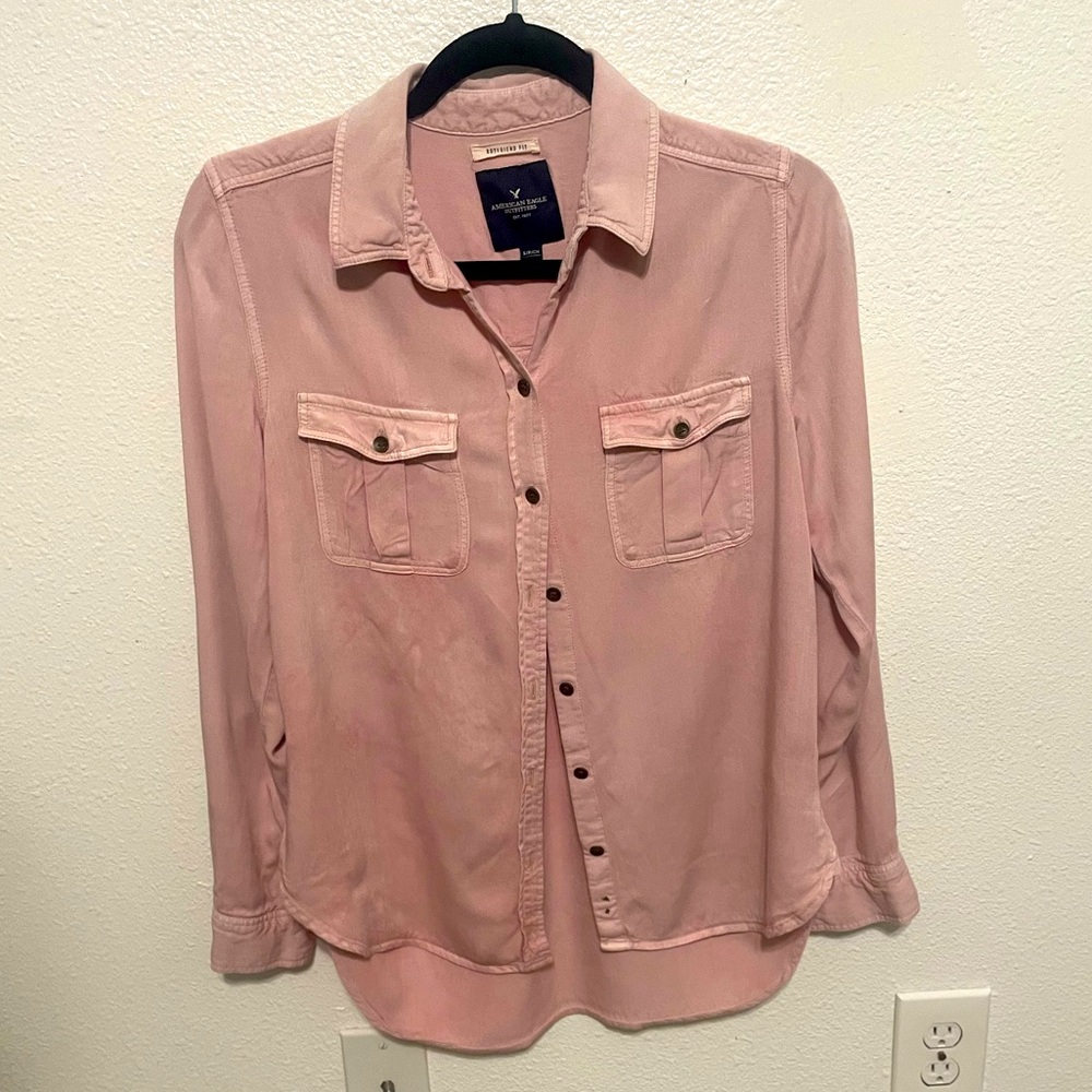 American Eagle Button Up